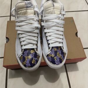 Nike Women's White and Purple Sneakers
